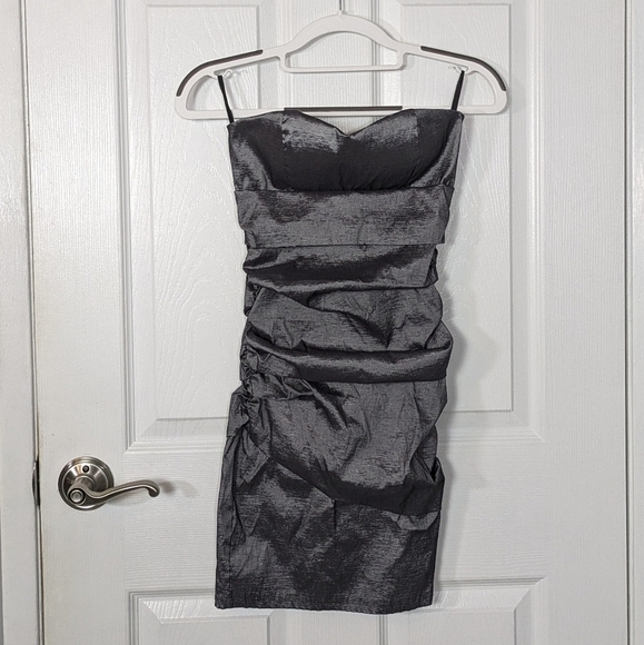 Jung Kim Y2K Silver Ruched Strapless Bodycon Mini Party Dress Size‎ Medium - Picture 1 of 6